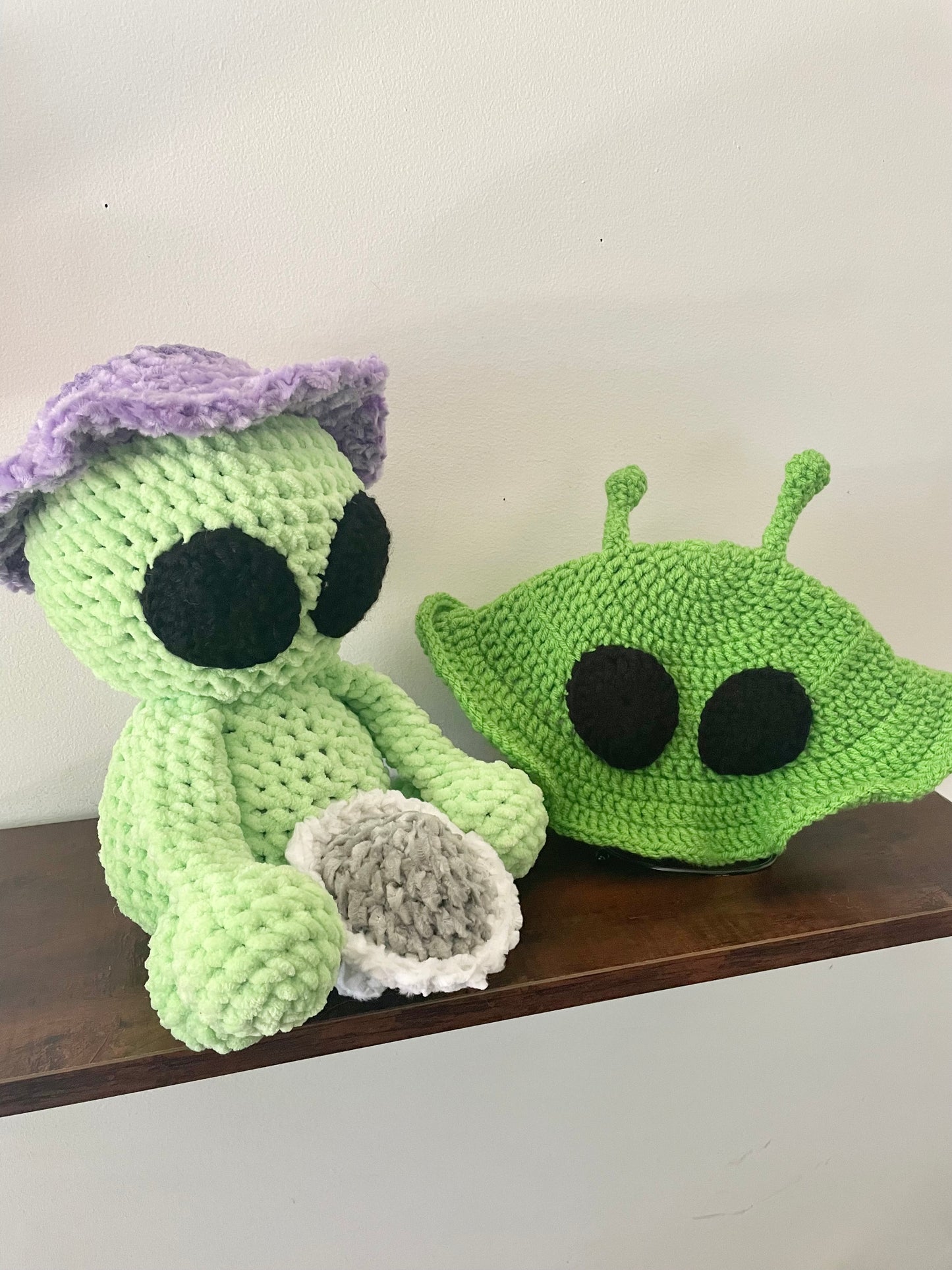 Crochet Alien Bucket Hat & Glow Plush Set