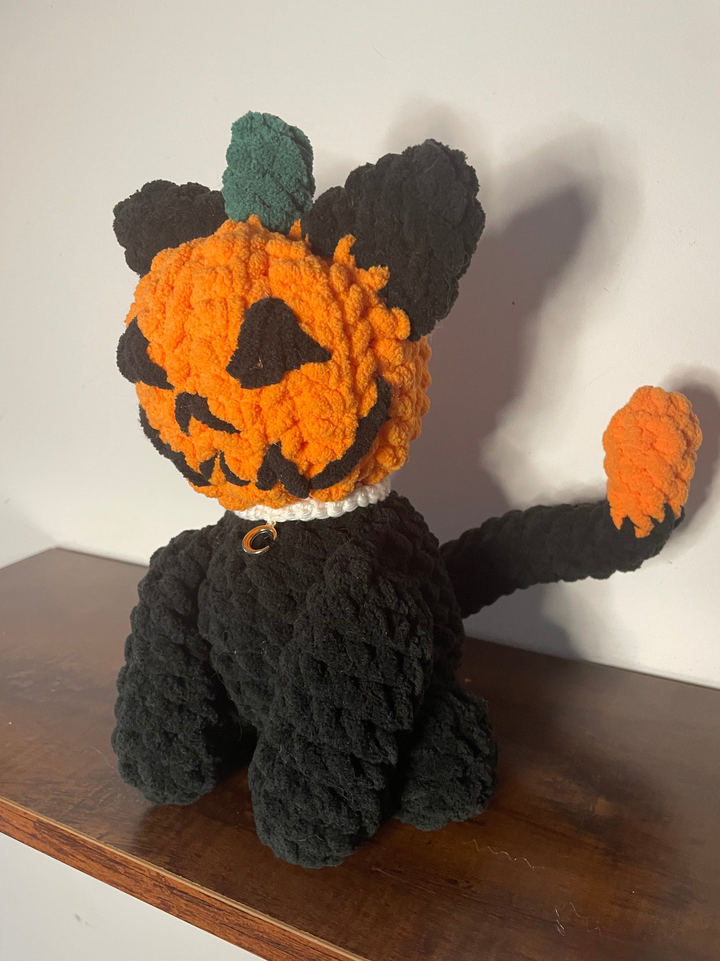 Crochet Jack-o-Lantern Kitty Plush with Glow Collar