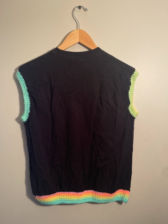 Cryptid Thrifted Upcycled Area 51 Crop Tank Size Medium