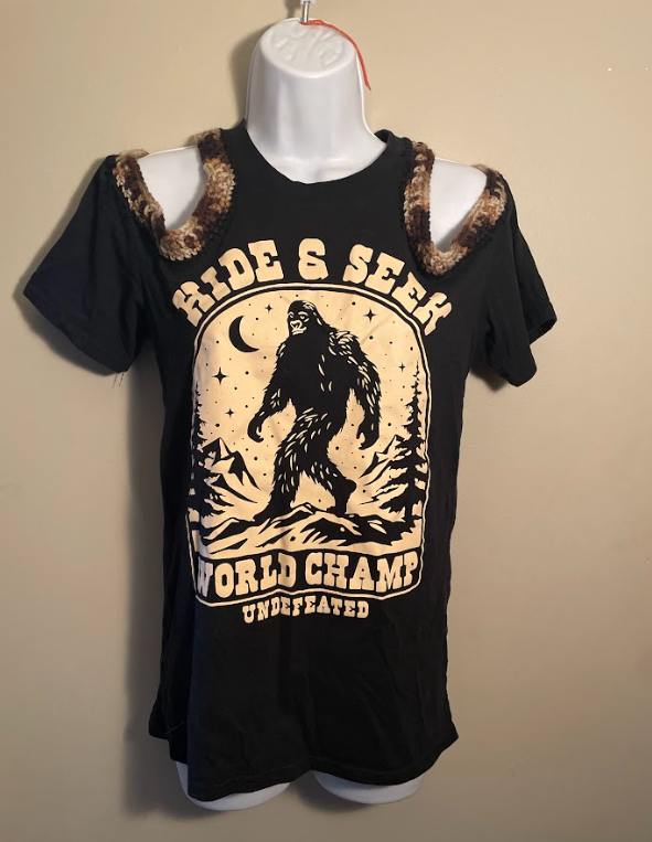 Cryptid Thrifted Upcycled Hide & Seek Champ Bigfoot Cold Shoulder Tee Size Small