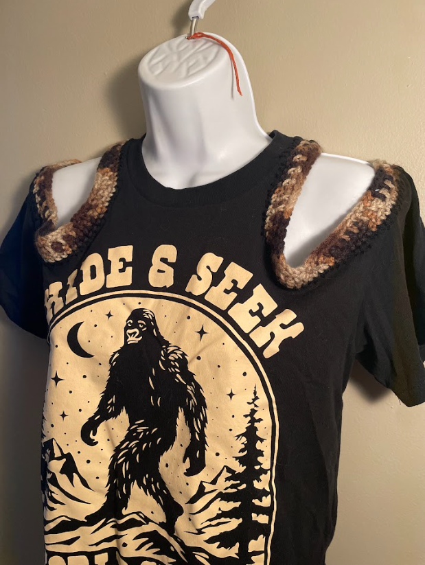 Cryptid Thrifted Upcycled Hide & Seek Champ Bigfoot Cold Shoulder Tee Size Small