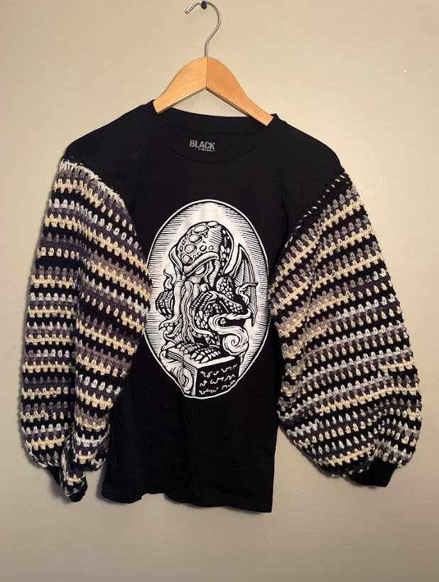 Cryptid Thrifted Upcycled Cthulu T-shirt Sweater Size Small