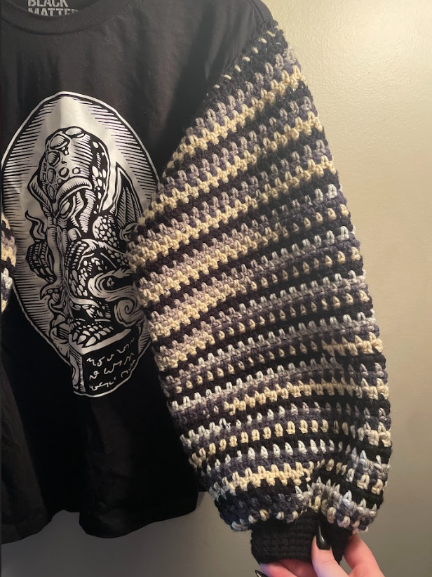Cryptid Thrifted Upcycled Cthulu T-shirt Sweater Size Small
